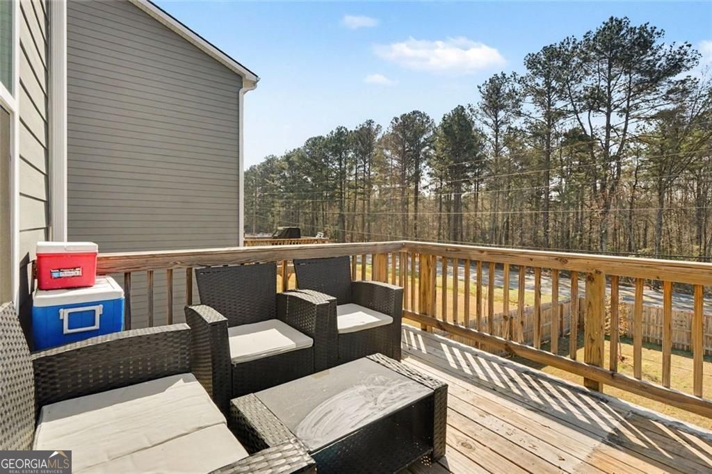 Beautiful home in the sought after Calcutta community! This spacious R – image 32