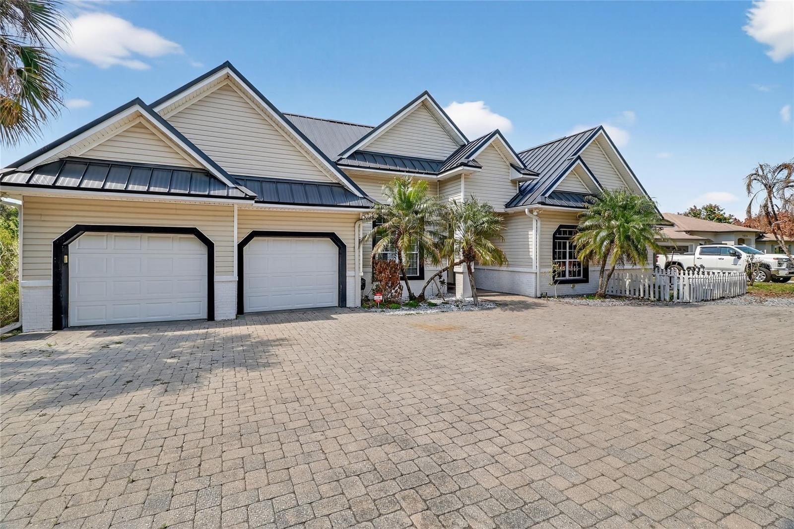 1028 1028 S LAKE MARIAM Drive, WINTER HAVEN, Florida, 33884, USA, 3 Bedrooms Bedrooms, ,3 BathroomsBathrooms,Residential,For Sale,1028 S LAKE MARIAM Drive,P4938222