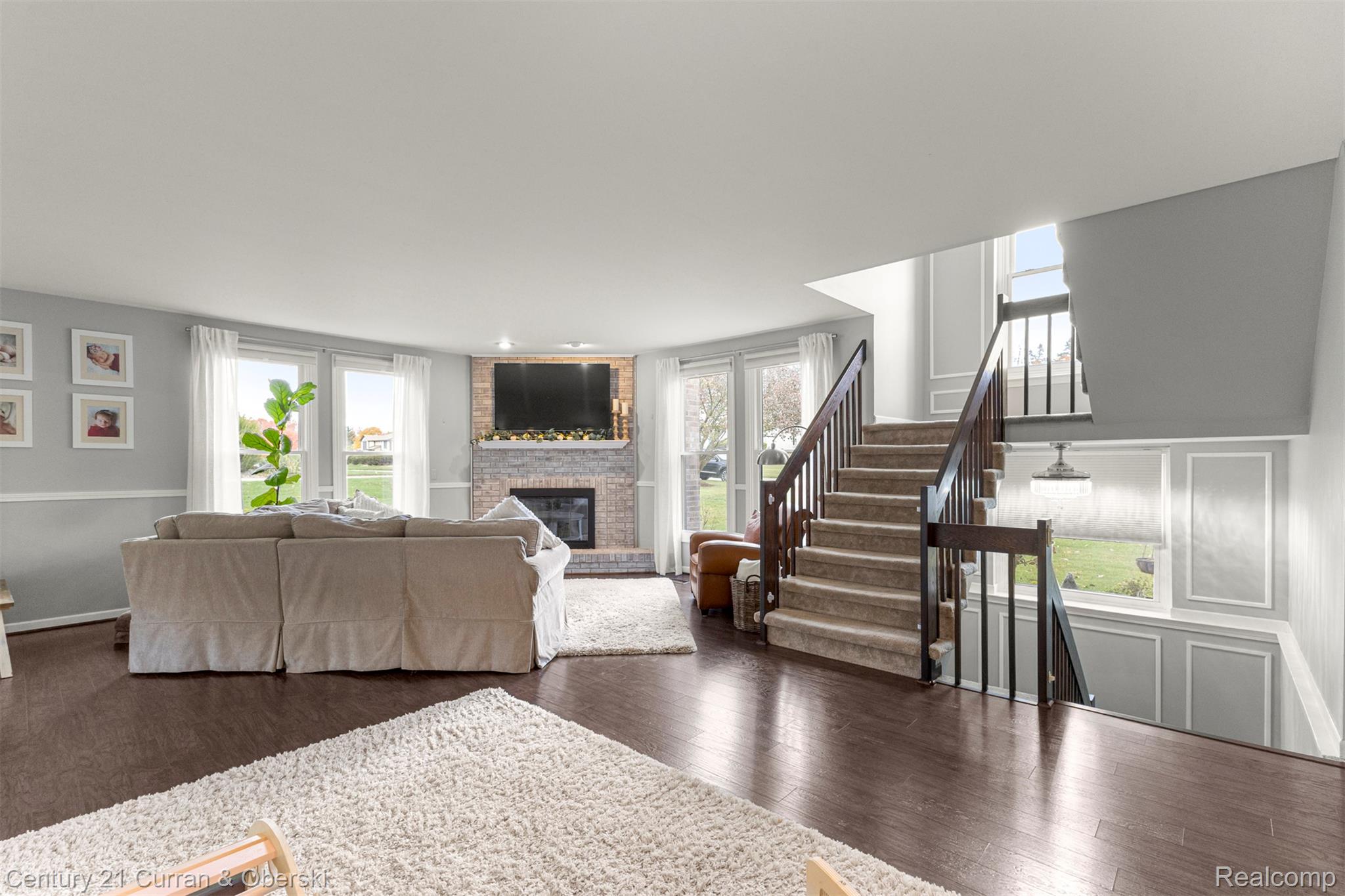Welcome to 30999 Sudbury Street in Farmington Hills. This beautifully – image 6