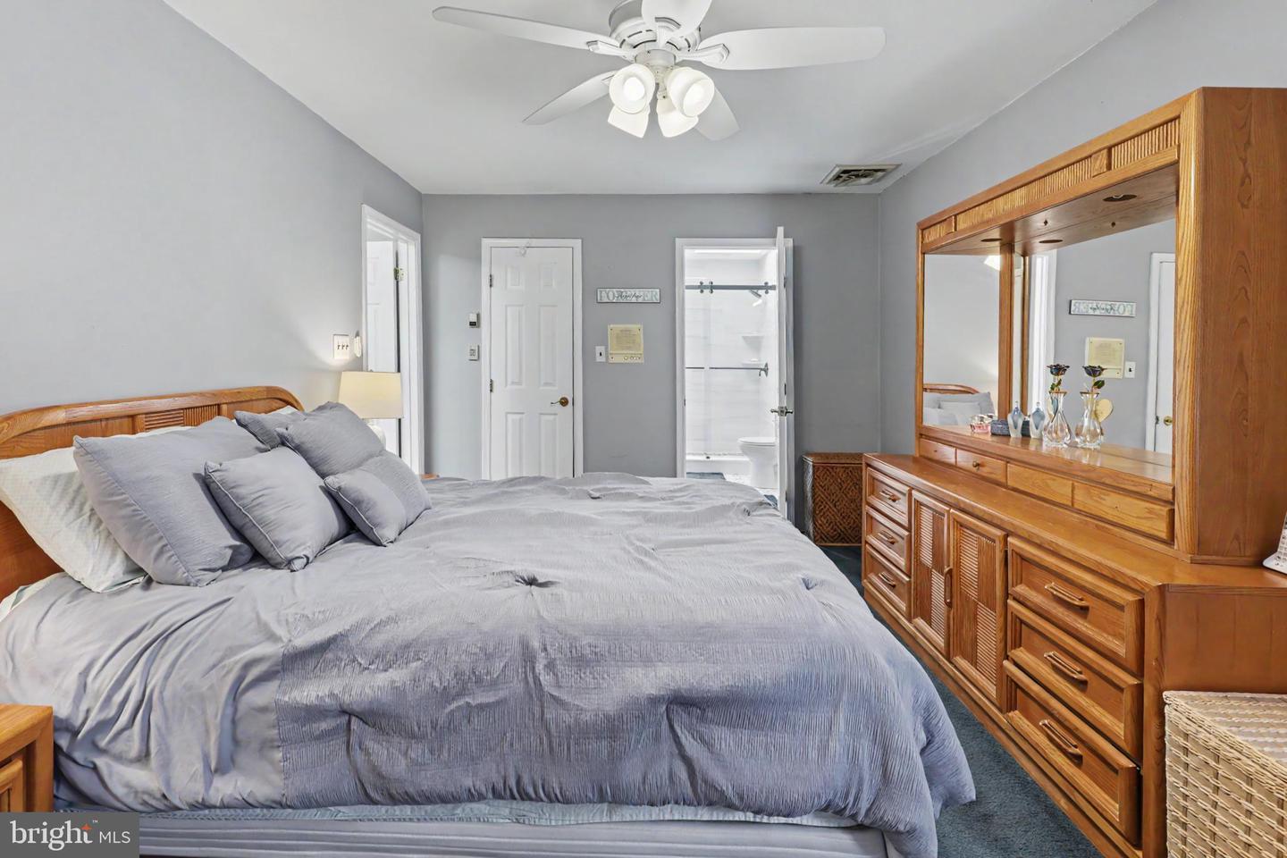 Located in the Ridley school district, dont wait to see this spacious, – image 23