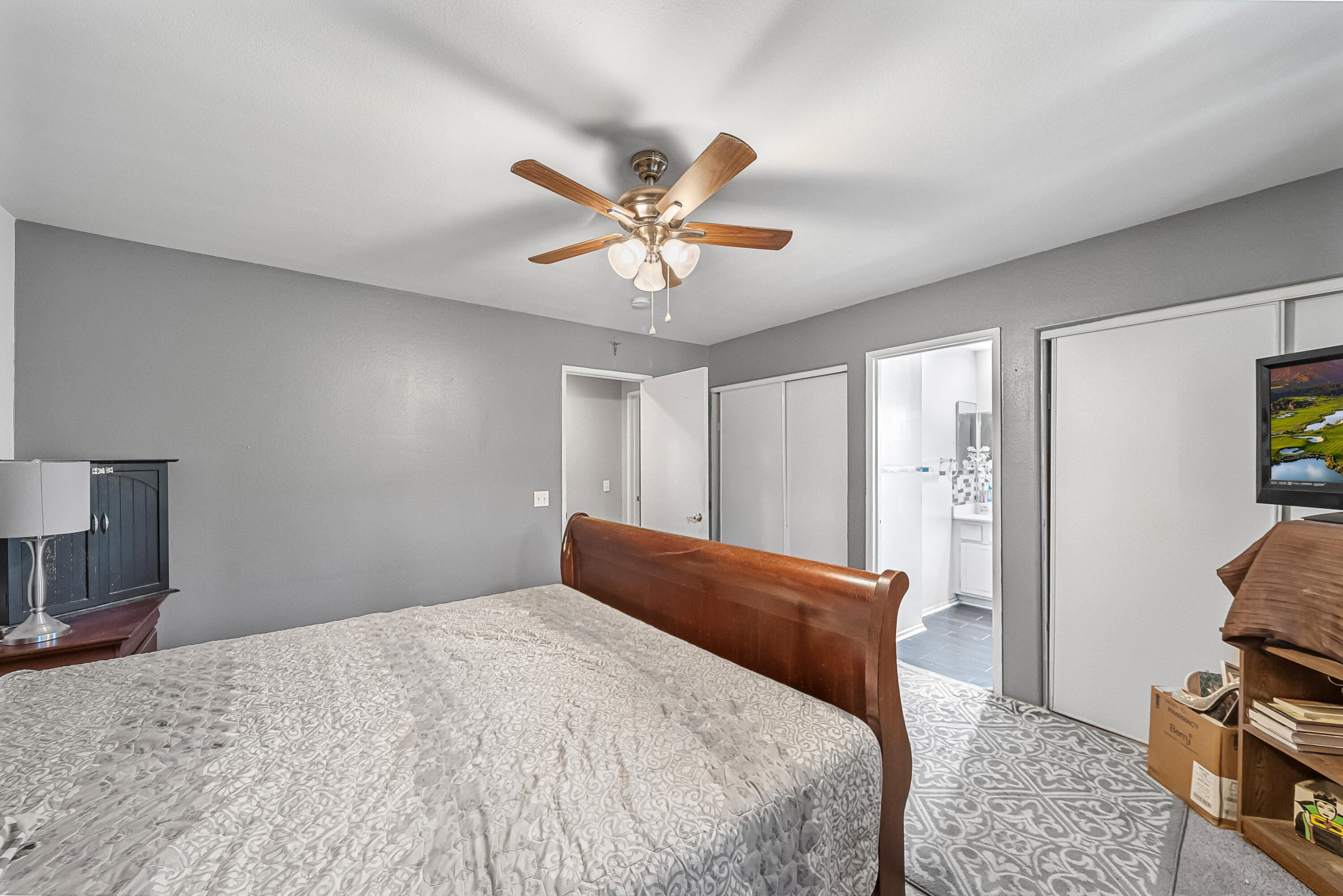 Welcome to this beautiful home in the highly desirable Villa Montego c – image 15