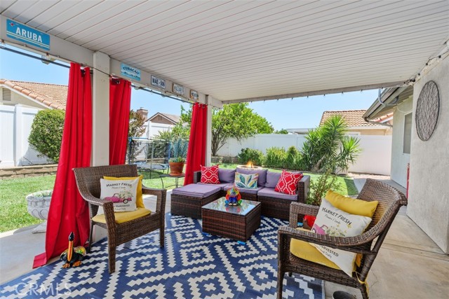 Beautiful move-in ready POOL home in the highly desirable Serenade Com – image 25