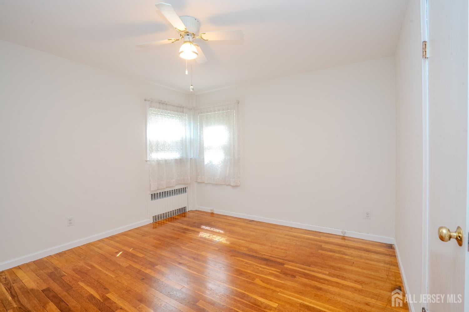Welcome to 504 Plainfield Avenue, a charming Cape Cod home designed fo – image 12