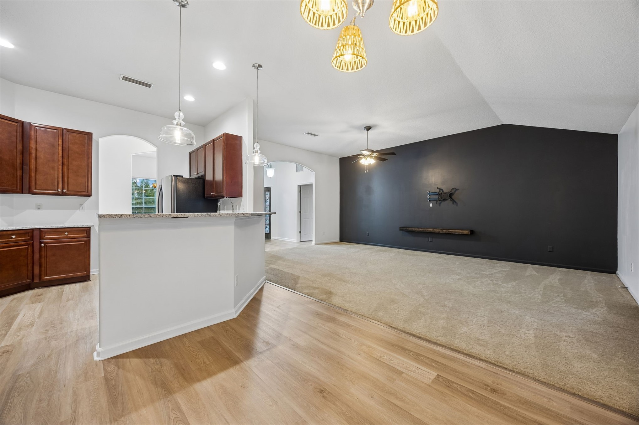 Tired of choosing between a backyard and a commute? At 54079 Amblerwoo – image 31