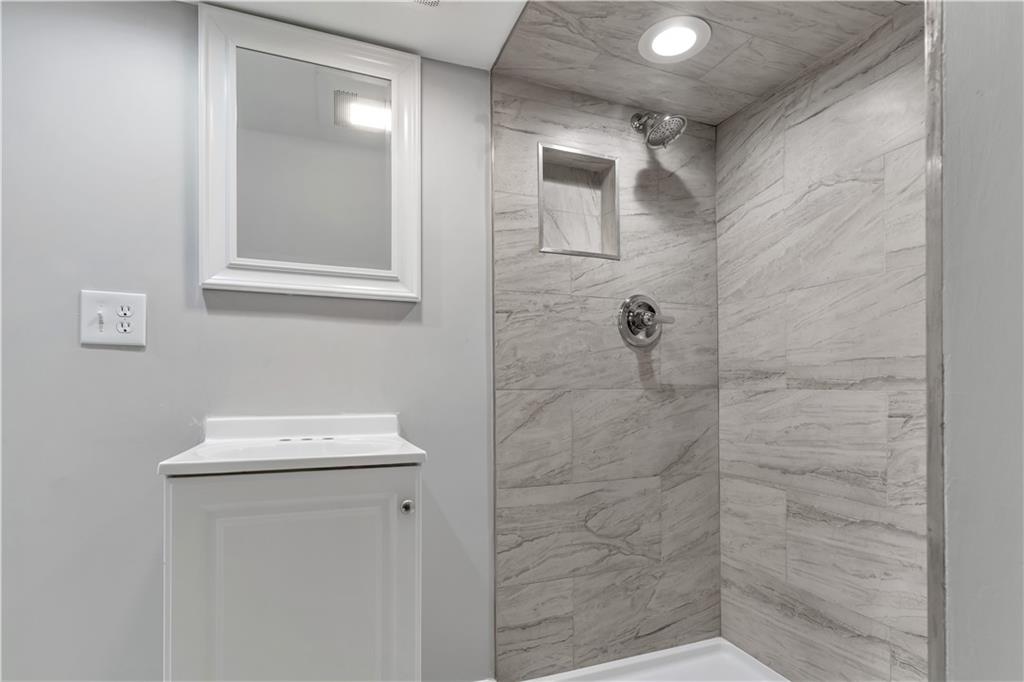 43 43 Jenkins Street, Providence, Rhode Island, 02906, USA, 3 Bedrooms Bedrooms, ,3 BathroomsBathrooms,Residential,For Sale,43 Jenkins Street,307401c6-e516-4f58-9ec1-370aa5