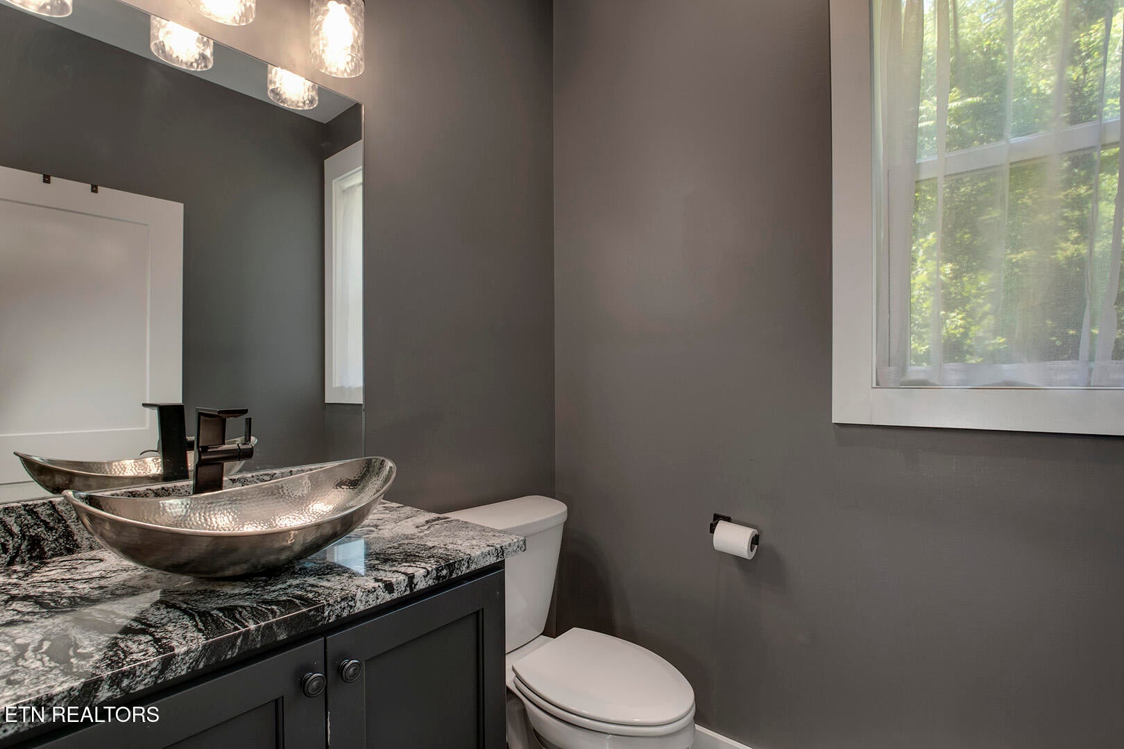 880 880 Skyline Drive, Harriman, Tennessee, 37748, USA, 3 Bedrooms Bedrooms, ,4 BathroomsBathrooms,Residential,For Sale,880 Skyline Drive,6c9e6ce5-d78a-4ae4-a55c-fa9f55
