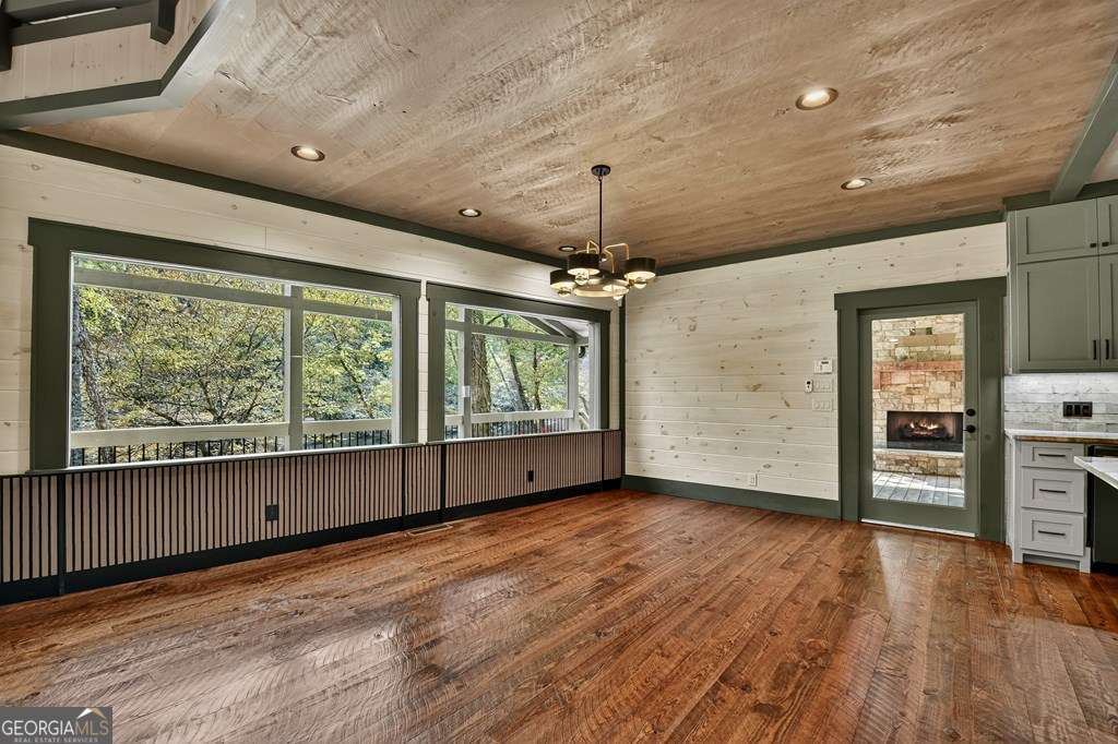 Welcome to your Private RIVERFRONT DREAM HOME on the shimmering shores – image 17