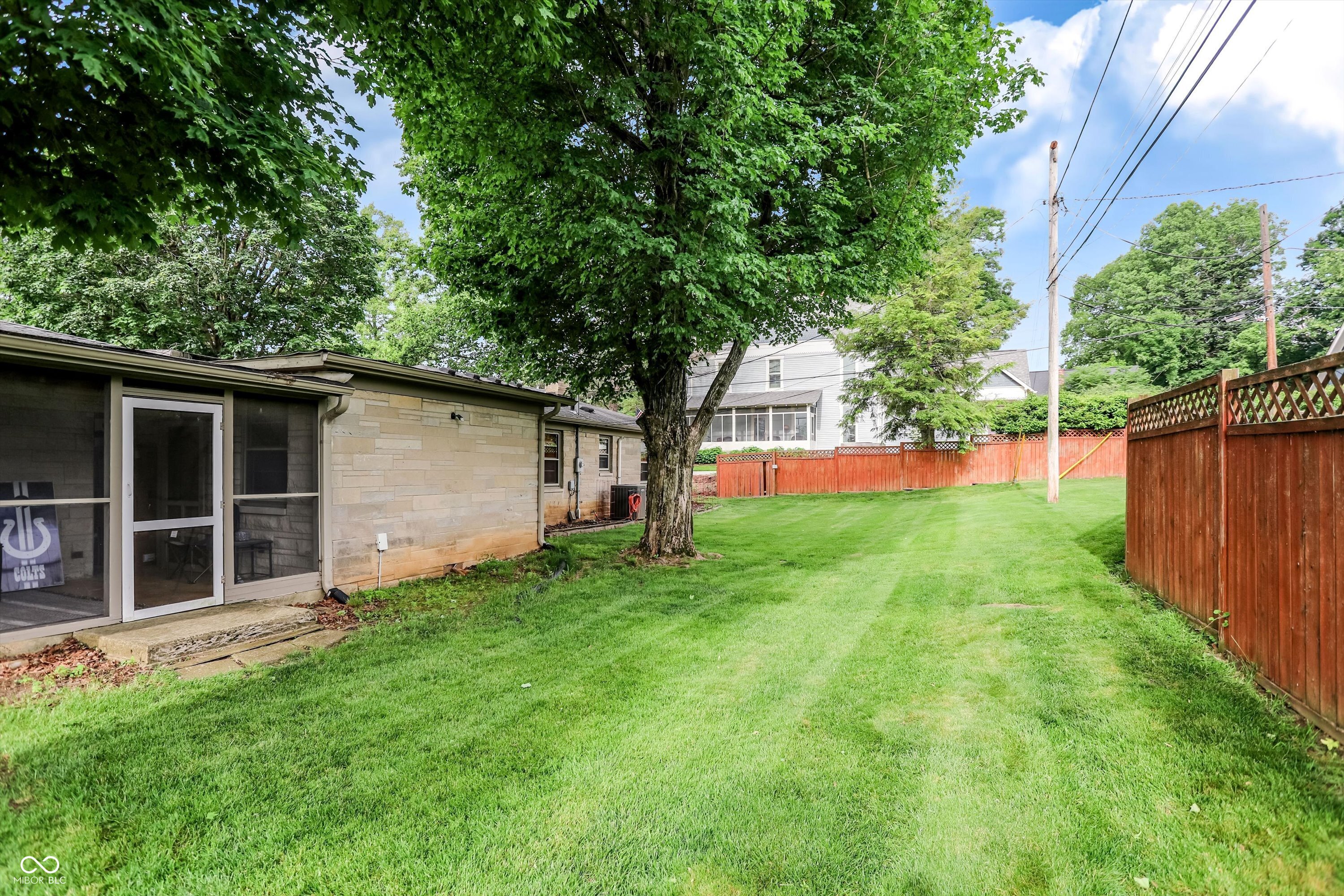 410 410 W Ash Street, Zionsville, Indiana, 46077, USA, 3 Bedrooms Bedrooms, ,2 BathroomsBathrooms,Residential,For Sale,410 W Ash Street,3dd59809-0021-48b9-a32f-4220e5