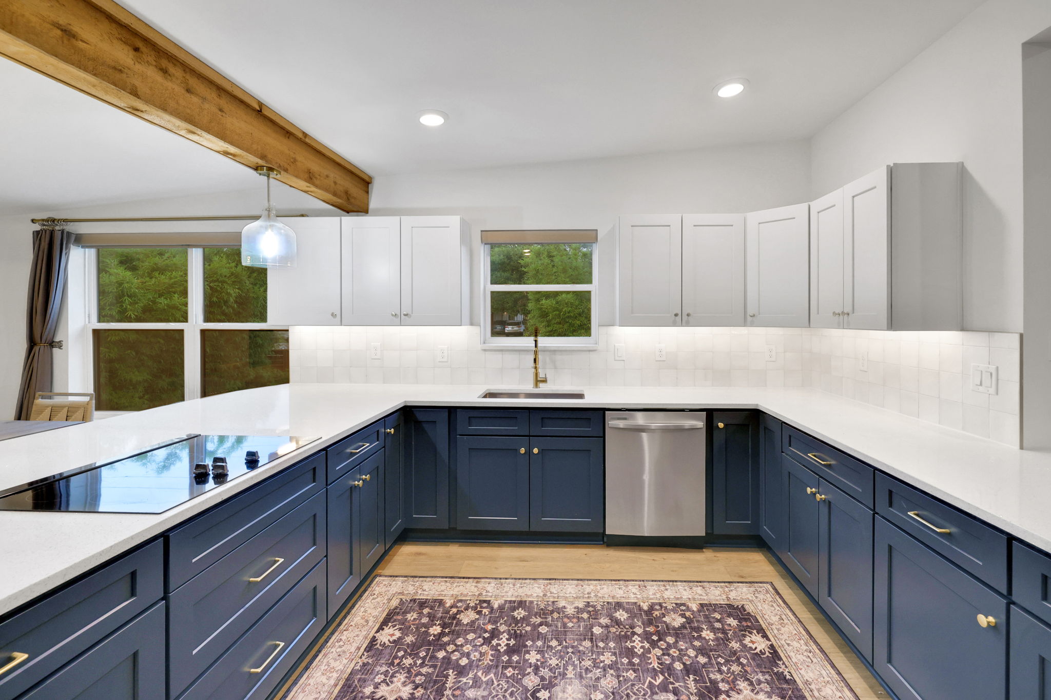 Experience the ultimate coastal lifestyle in this stunning Jacksonvill – image 13