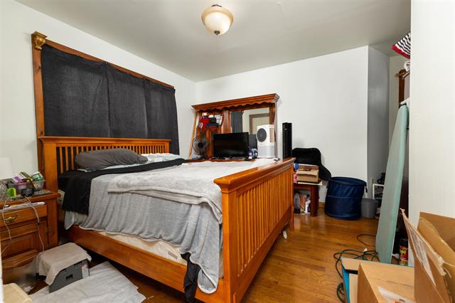 264 264 Chestnut Street, Claremont, New Hampshire, 03743, USA, 6 Bedrooms Bedrooms, ,2 BathroomsBathrooms,Residential,For Sale,264 Chestnut Street,4ecc3a4c-f87c-4c00-99bf-68620d