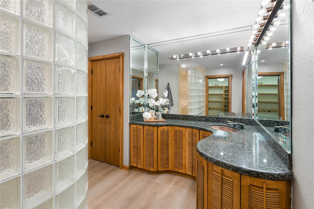 692 692 Private Road 5937, Emory, Texas, 75440, USA, 5 Bedrooms Bedrooms, ,6 BathroomsBathrooms,Residential,For Sale,692 Private Road 5937,9972a05f-a8b7-42f8-84d4-e29850