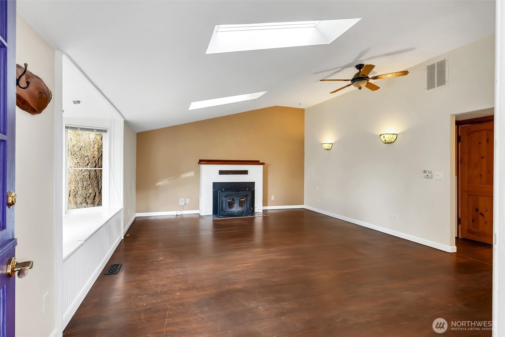 13722 13722 Interlake Avenue, Seattle, Washington, 98133, USA, 2 Bedrooms Bedrooms, ,2 BathroomsBathrooms,Residential,For Sale,13722 Interlake Avenue,2490690