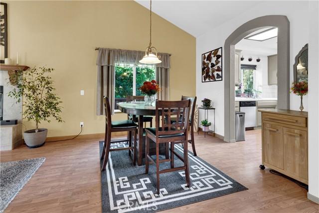 Charming, comfortable, and move-in readythis beautifully updated 3 bed – image 7