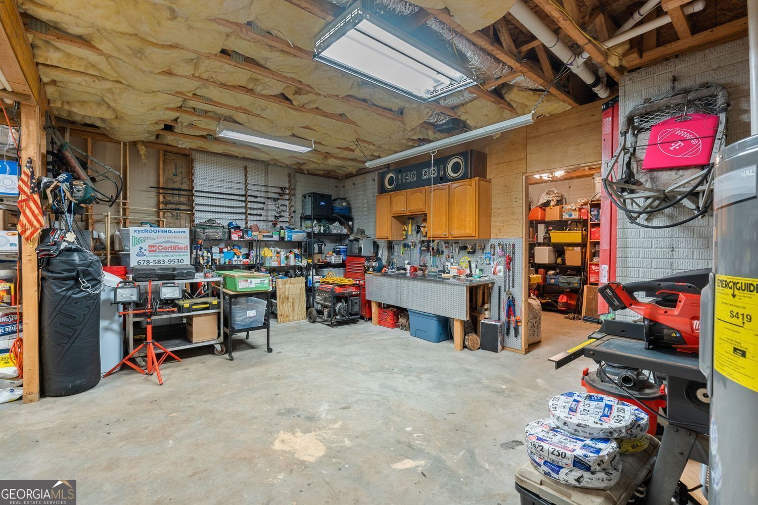 No HOA or restrictions! Full basement w/in-law suite! All Brick! Come – image 46