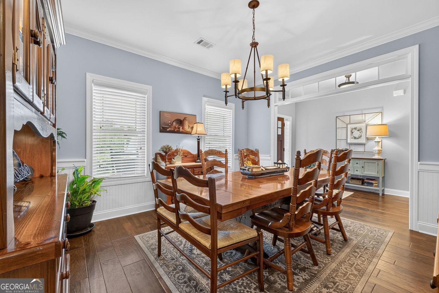 Incredible custom home with tons of bells and whistles in sought after – image 12