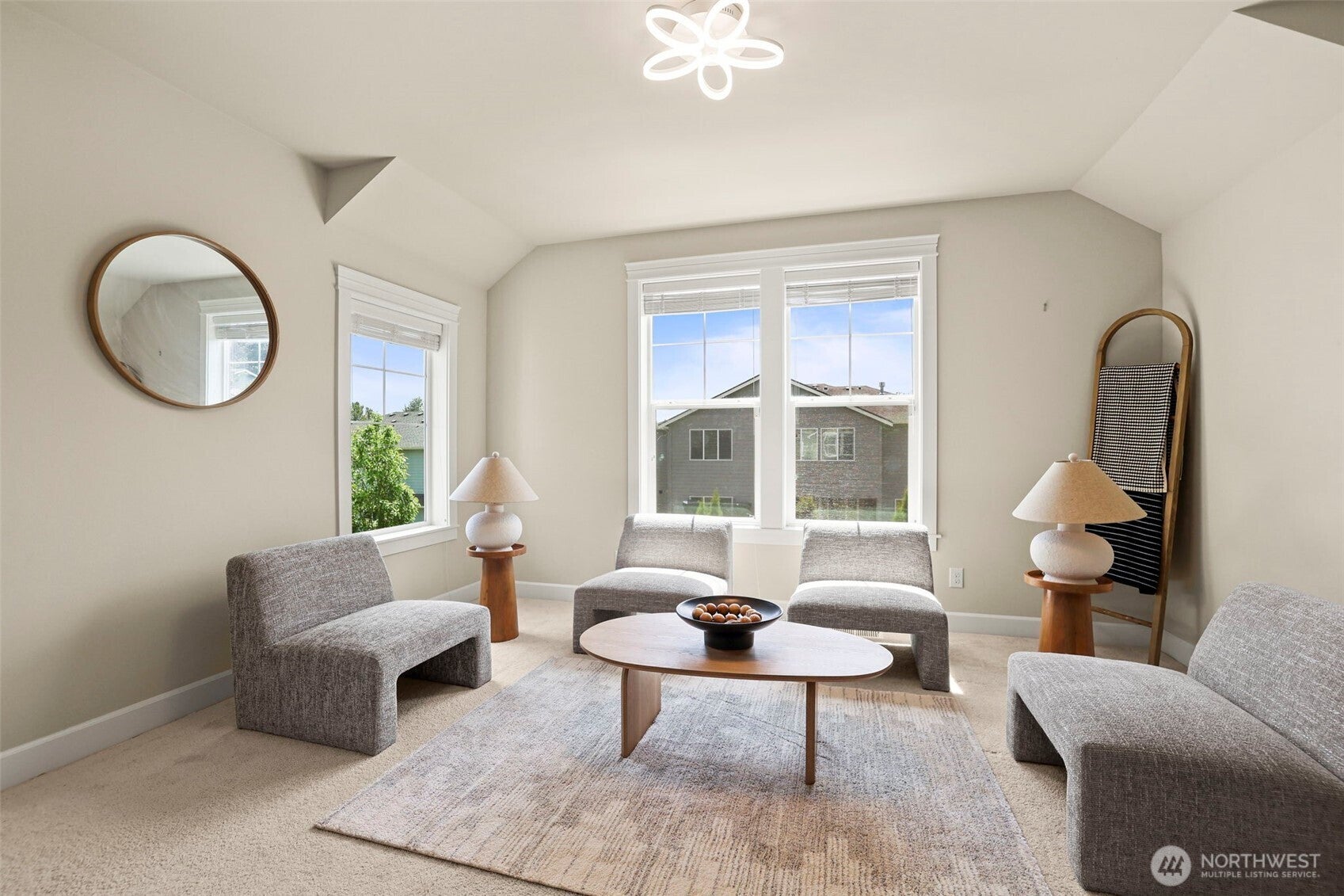Welcome to this beautifully designed Sagebrook Lane home in Bothell Ca – image 16