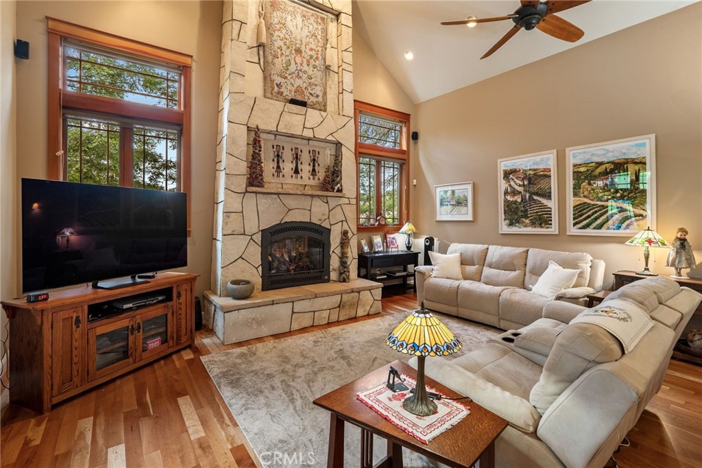 Located on the desirable West Side of Paso Robles, this custom-built 2 – image 14