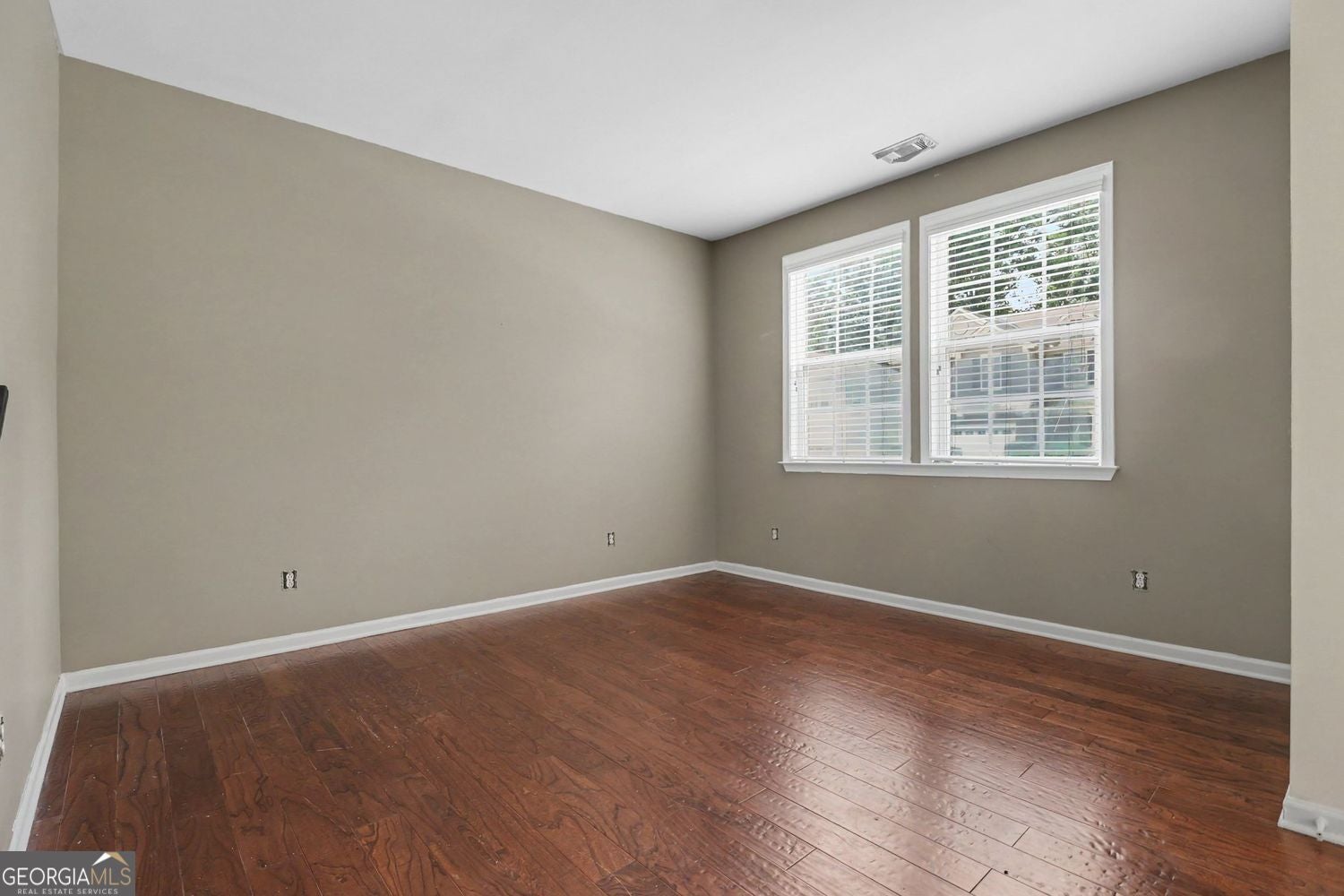 Up to $20,000 in Seller-Paid Incentives! Discover exceptional space, f – image 14
