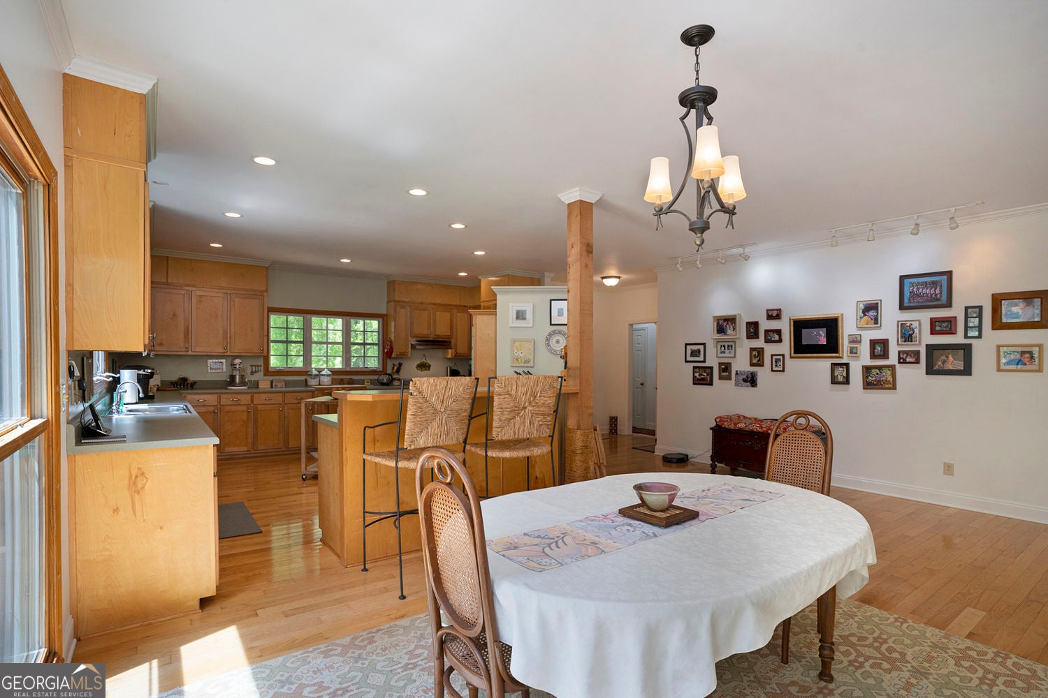 Experience the epitome of country living on this expansive 10+ acre pr – image 10