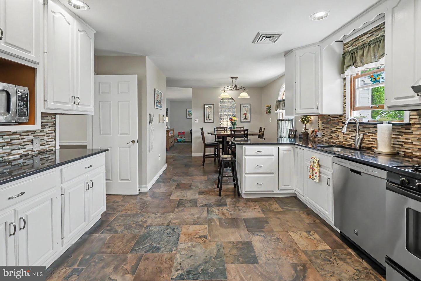 Located in the Ridley school district, dont wait to see this spacious, – image 15