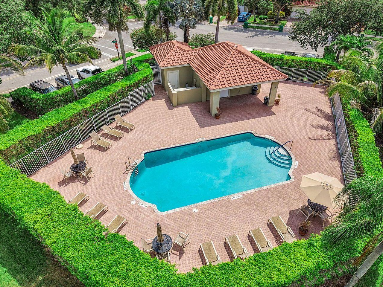 Welcome to Heron Bay, a beautiful and desirable gated community offeri – image 36