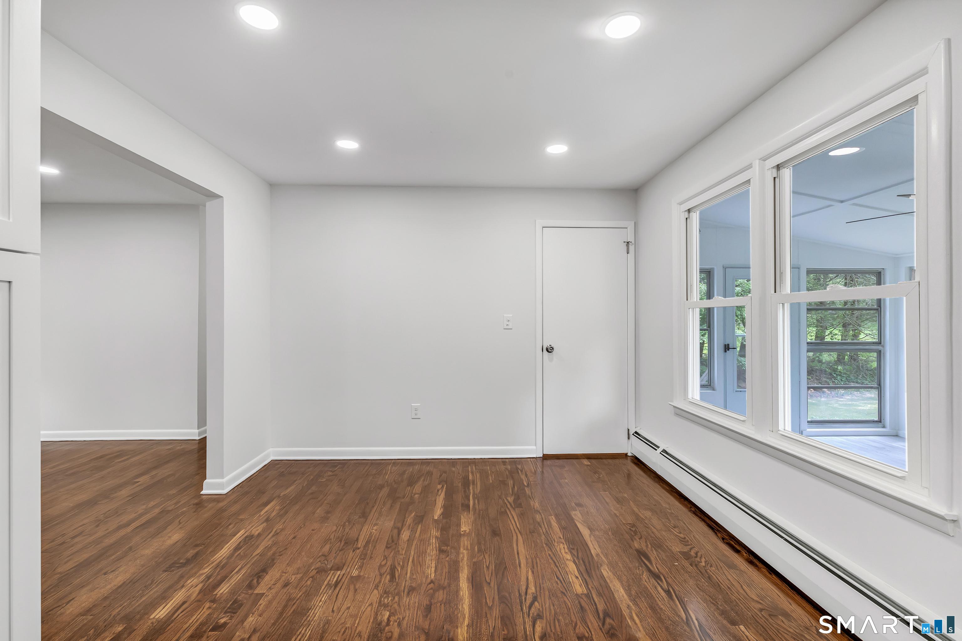 Welcome to 7 Longview Road, located in the desirable Sandy Hook sectio – image 8