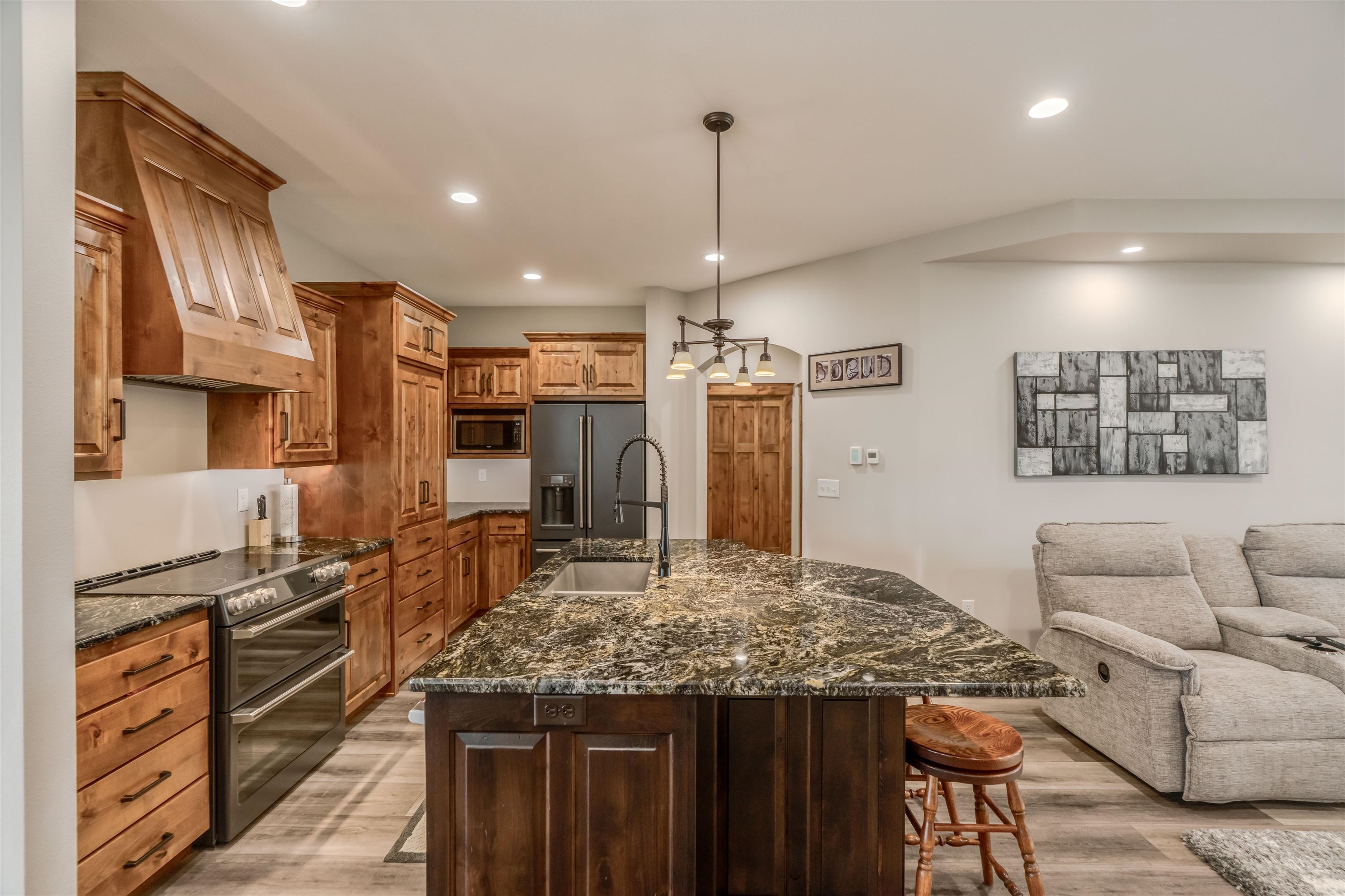 6209 6209 Misty Waters Drive, Bismarck, North Dakota, 58503, USA, 3 Bedrooms Bedrooms, ,2 BathroomsBathrooms,Residential,For Sale,6209 Misty Waters Drive,b6f58101-69fb-4d16-b88b-060324