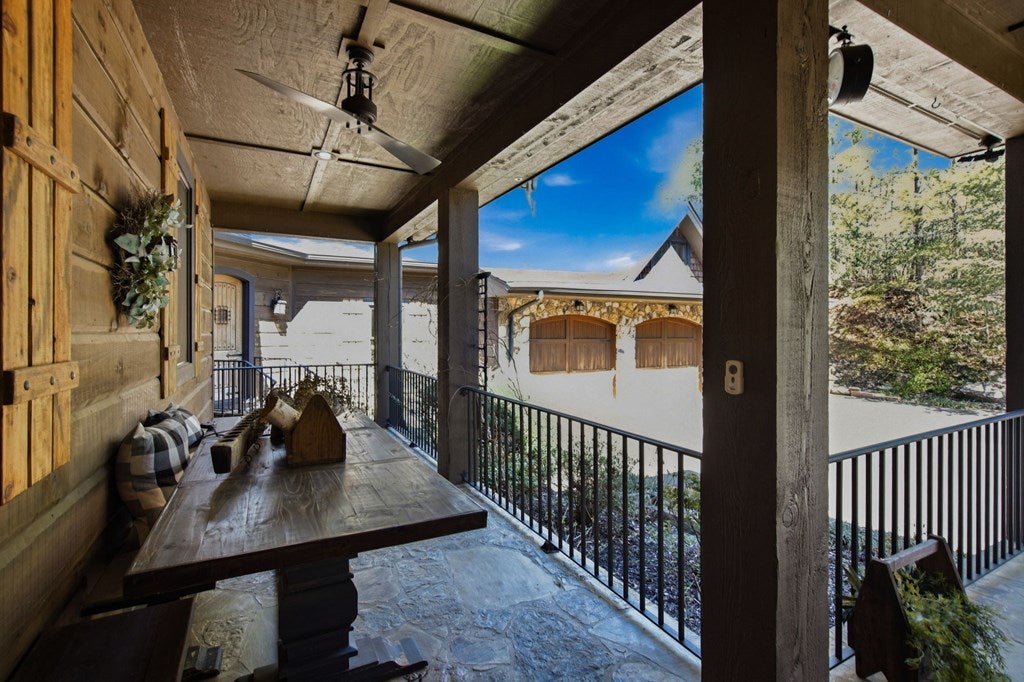 Architectural Mountain Sanctuary on 5+ Private Acres. Experience refin – image 17