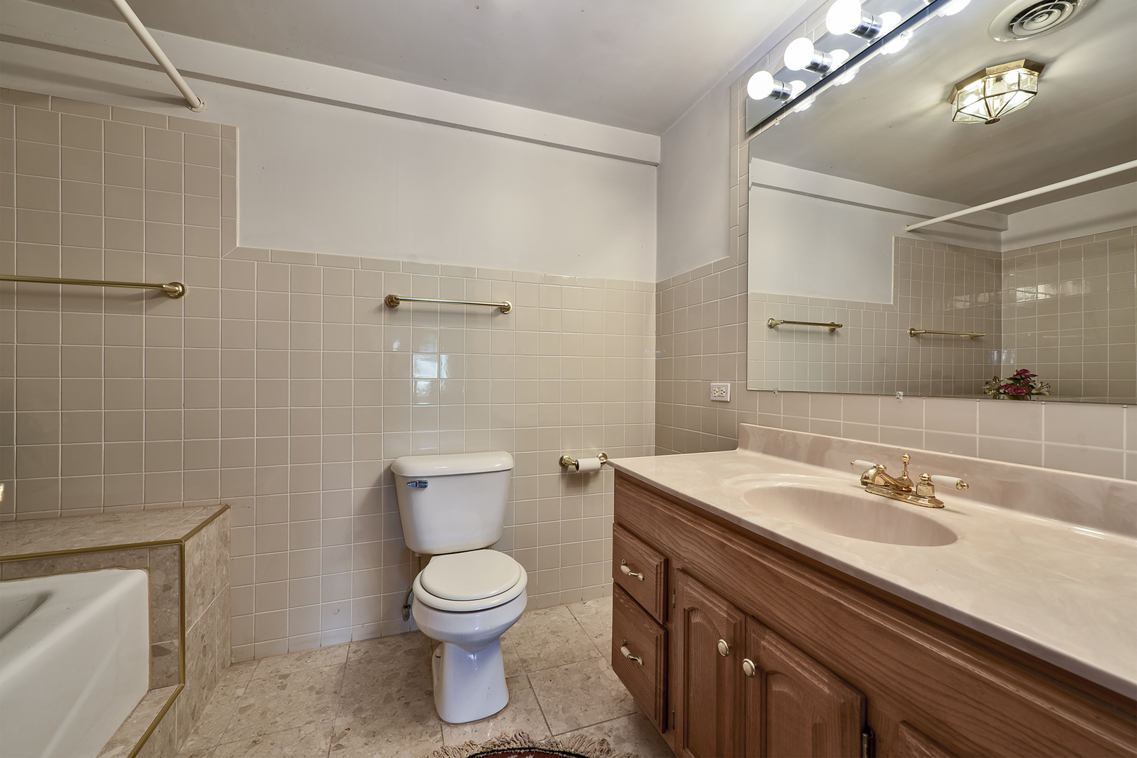 190 190 Betty Drive, Inverness, Illinois, 60010, USA, 5 Bedrooms Bedrooms, ,4 BathroomsBathrooms,Residential,For Sale,190 Betty Drive,12674631