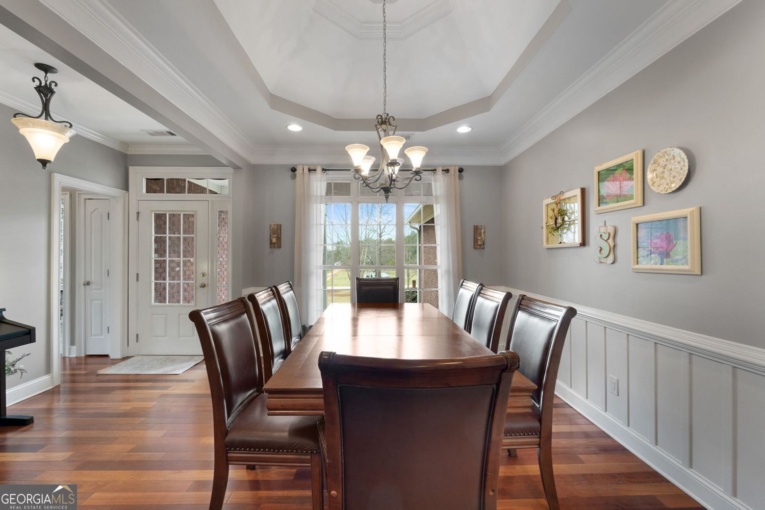 No HOA or restrictions! Full basement w/in-law suite! All Brick! Come – image 11