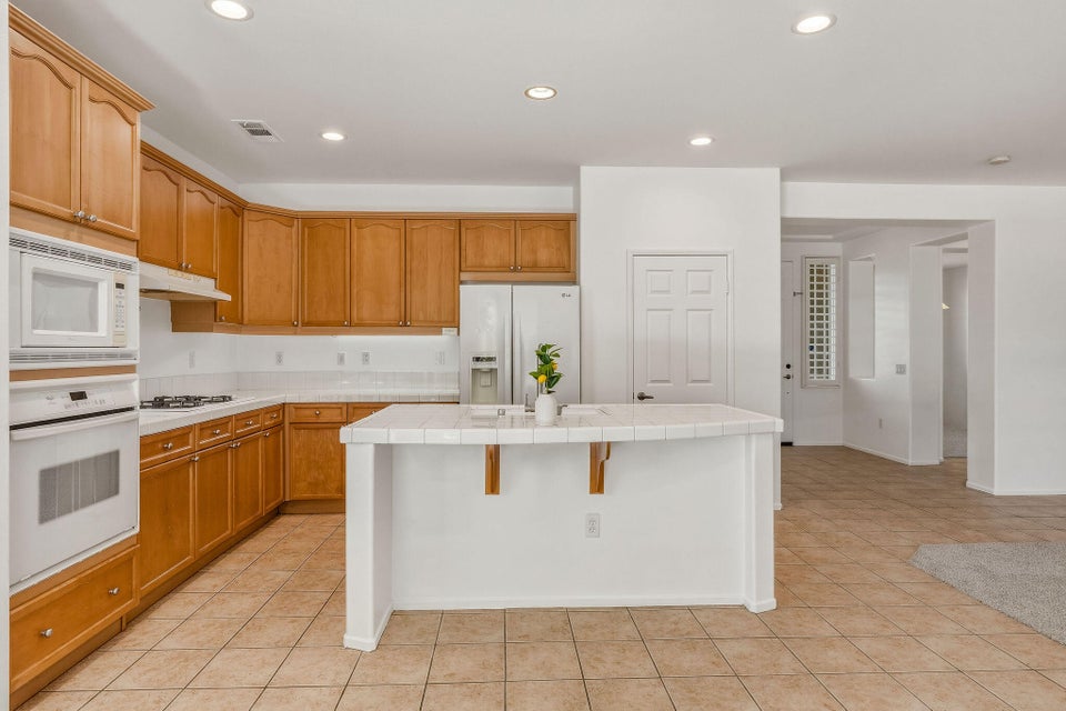 Exceptional opportunity to own a spacious 4 bedroom, 3 bath residence – image 14