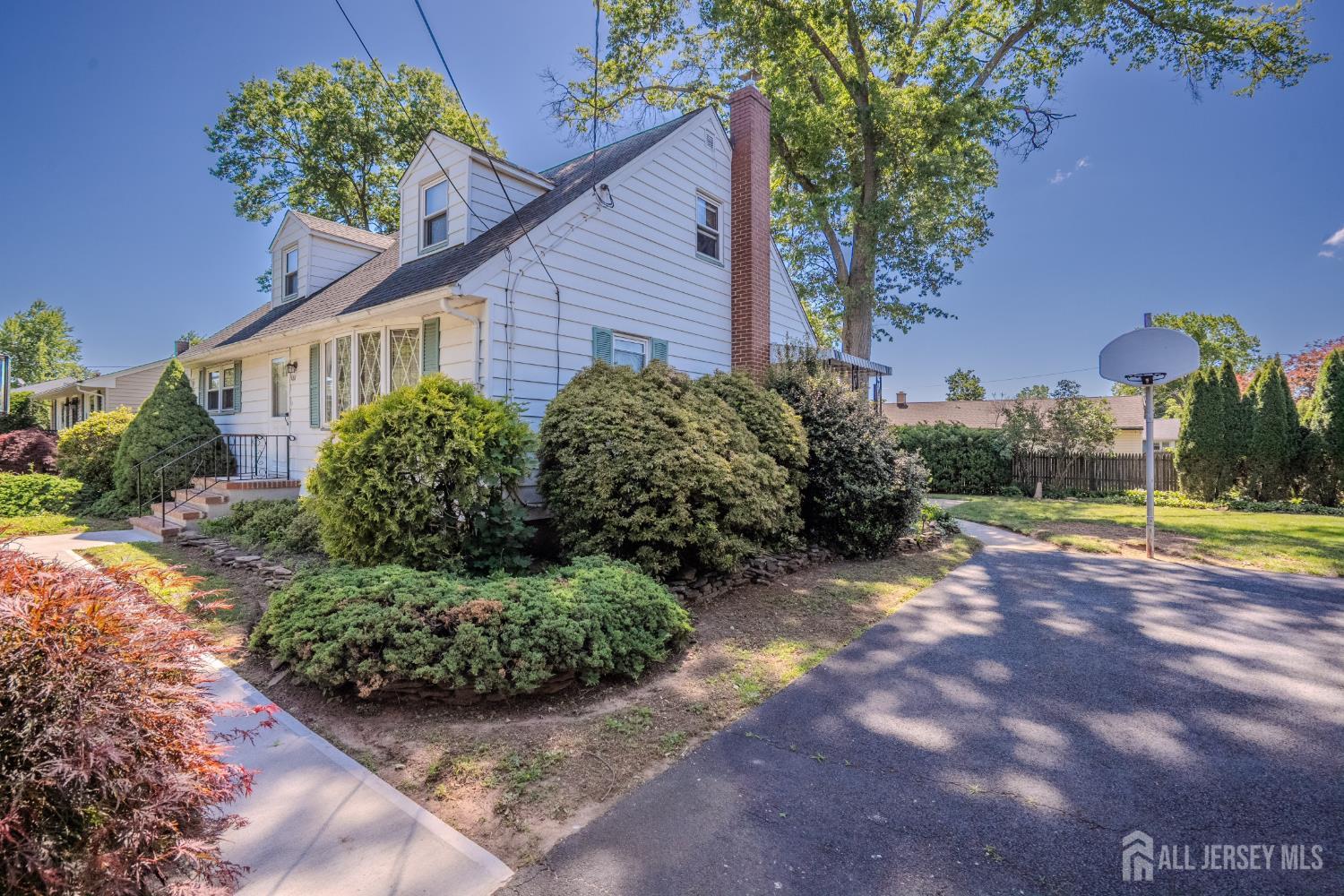 Welcome to 504 Plainfield Avenue, a charming Cape Cod home designed fo – image 34