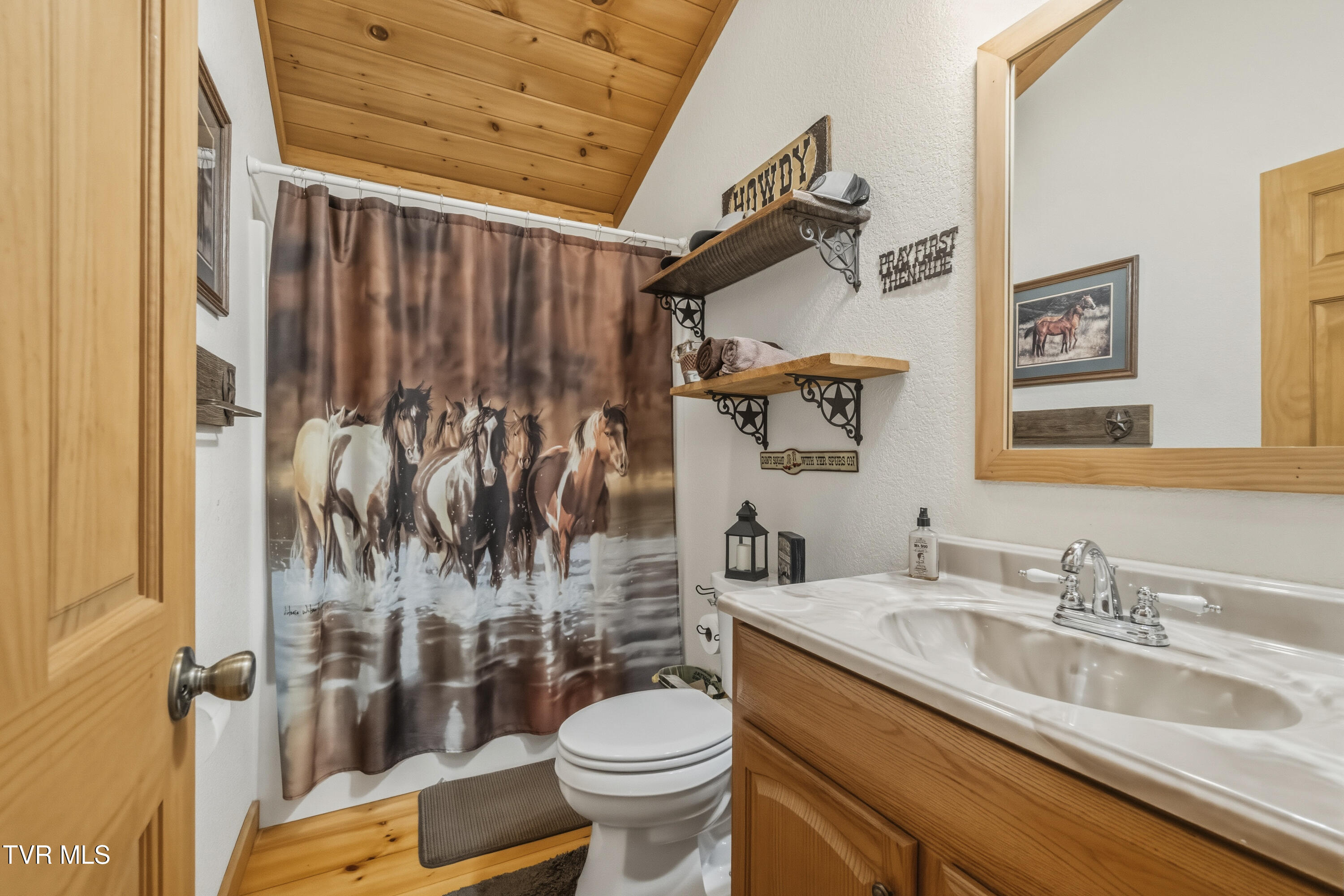 1980 1980 South Allens Bridge Road, Greeneville, Tennessee, 37743, USA, 4 Bedrooms Bedrooms, ,4 BathroomsBathrooms,Residential,For Sale,1980 South Allens Bridge Road,1c90b282-c7a2-433e-bc98-c69cf0