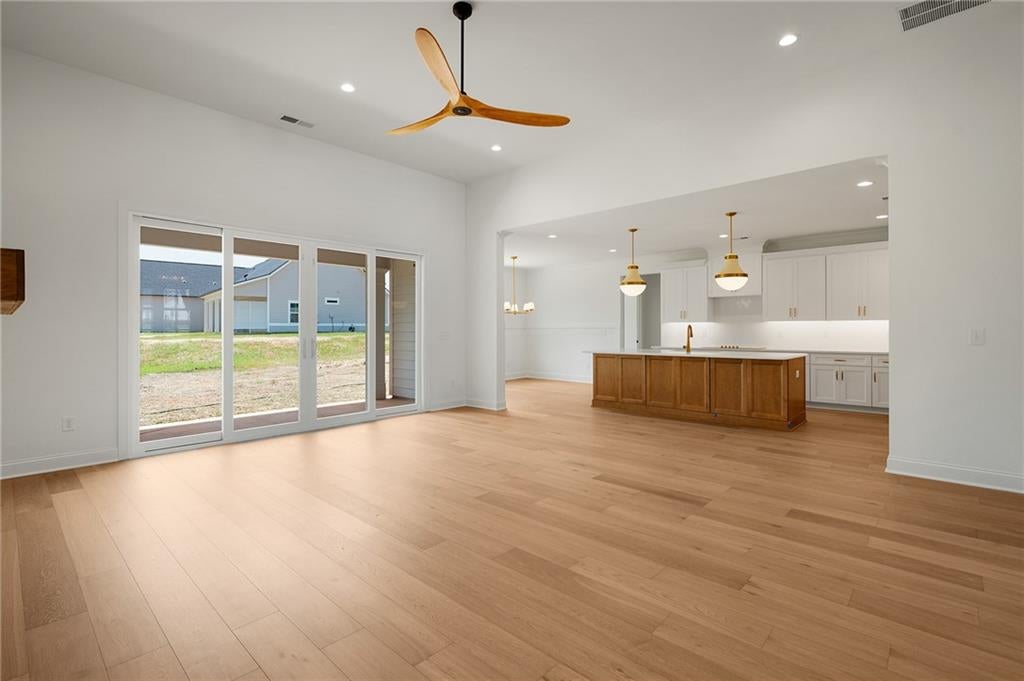 220 220 Copper Mountain Road Ne, Calhoun, Georgia, 30701, USA, 3 Bedrooms Bedrooms, ,4 BathroomsBathrooms,Residential,For Sale,220 Copper Mountain Road Ne,7787925