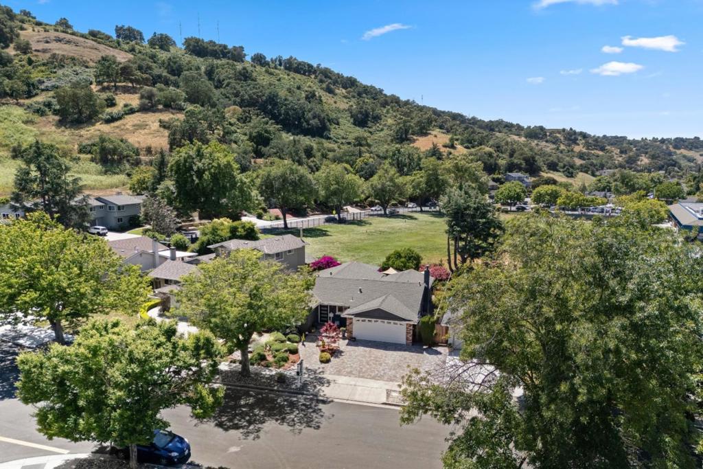 JOY OF LIVING BY THE FOOTHILLS! YOU DEFINITELY HAVE THAT AHHH MOMENT W – image 43