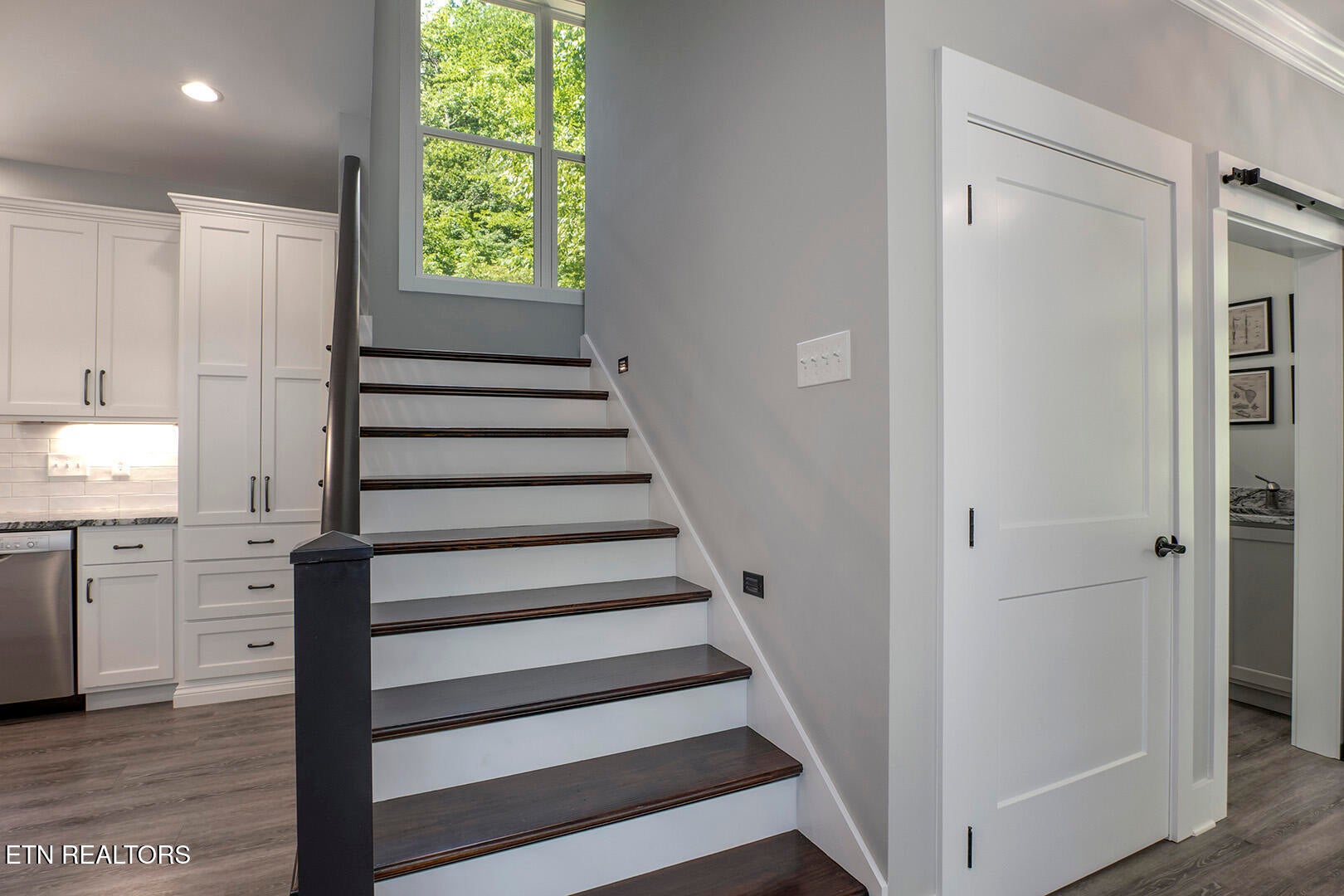 880 880 Skyline Drive, Harriman, Tennessee, 37748, USA, 3 Bedrooms Bedrooms, ,4 BathroomsBathrooms,Residential,For Sale,880 Skyline Drive,6c9e6ce5-d78a-4ae4-a55c-fa9f55