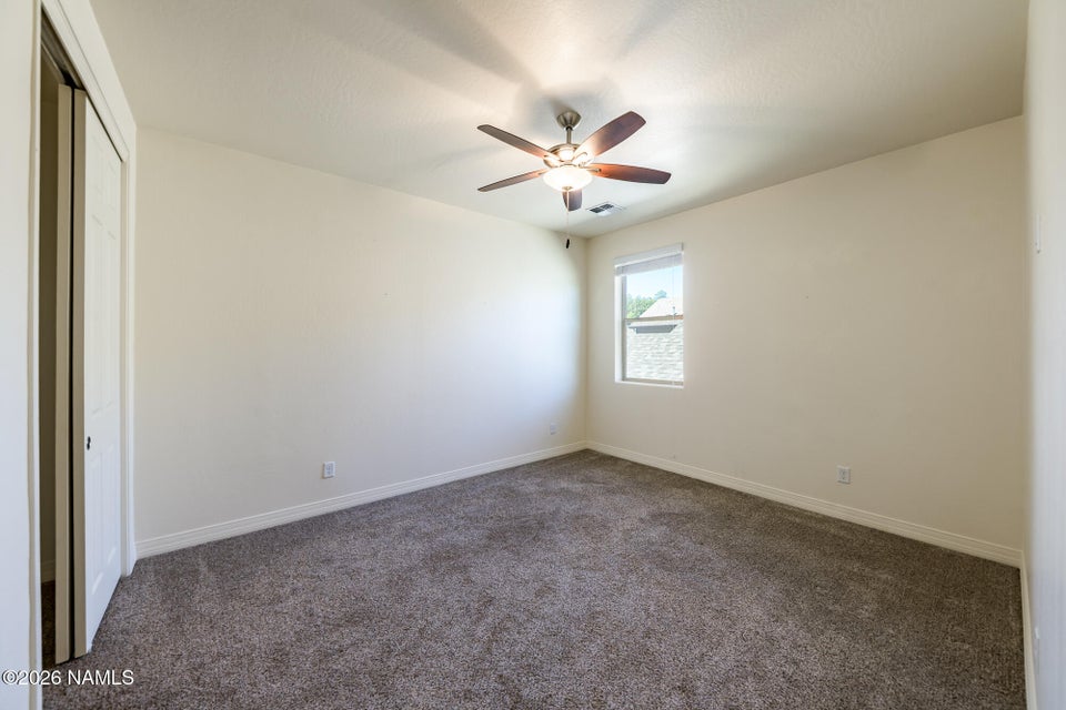 Mountain views, dual primary suites, and Flagstaff living at its fines – image 36
