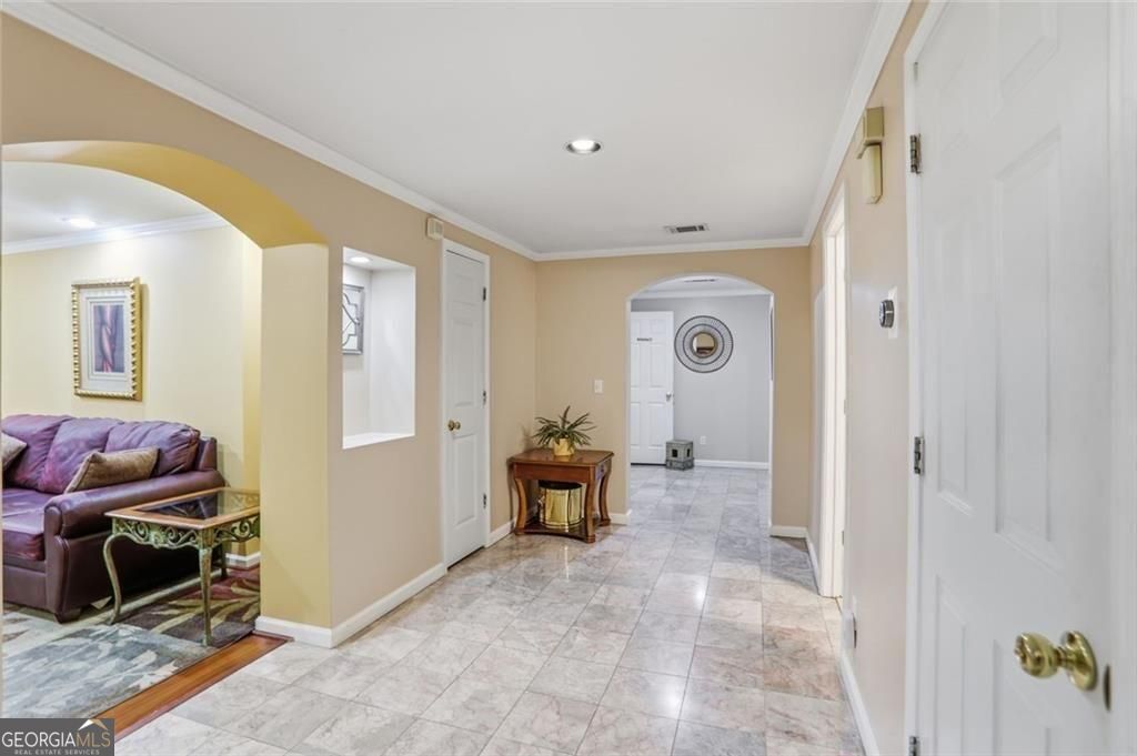 Seller willing to contribute up to $15,000 in seller concessions with – image 40