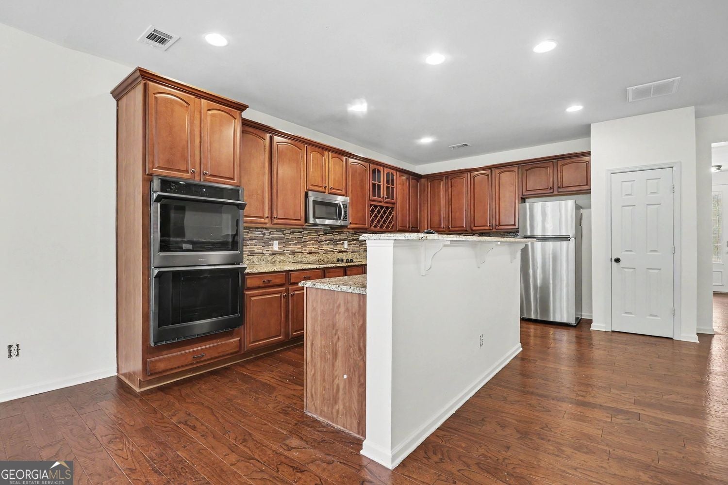 Up to $20,000 in Seller-Paid Incentives! Discover exceptional space, f – image 9