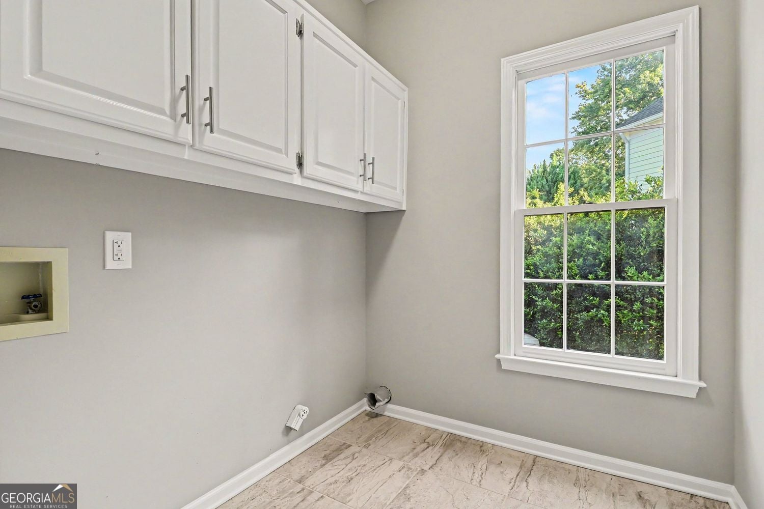 Welcome to a beautifully renovated home featuring a fully finished bas – image 19