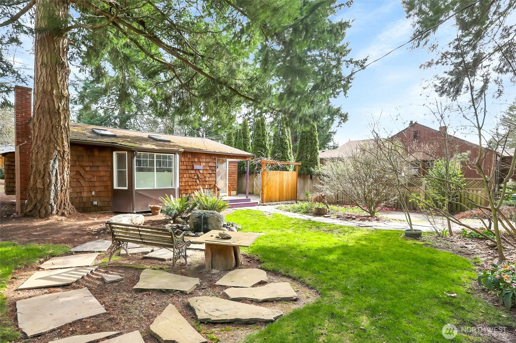 13722 13722 Interlake Avenue, Seattle, Washington, 98133, USA, 2 Bedrooms Bedrooms, ,2 BathroomsBathrooms,Residential,For Sale,13722 Interlake Avenue,2490690