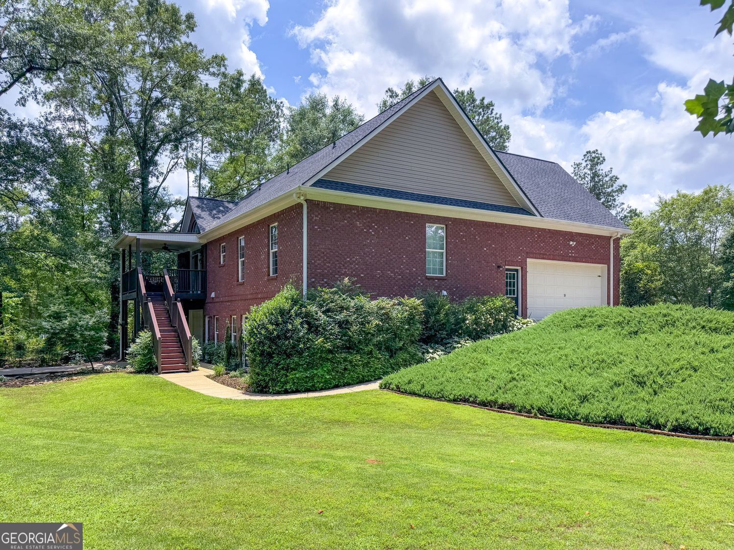 No HOA or restrictions! Full basement w/in-law suite! All Brick! Come – image 60