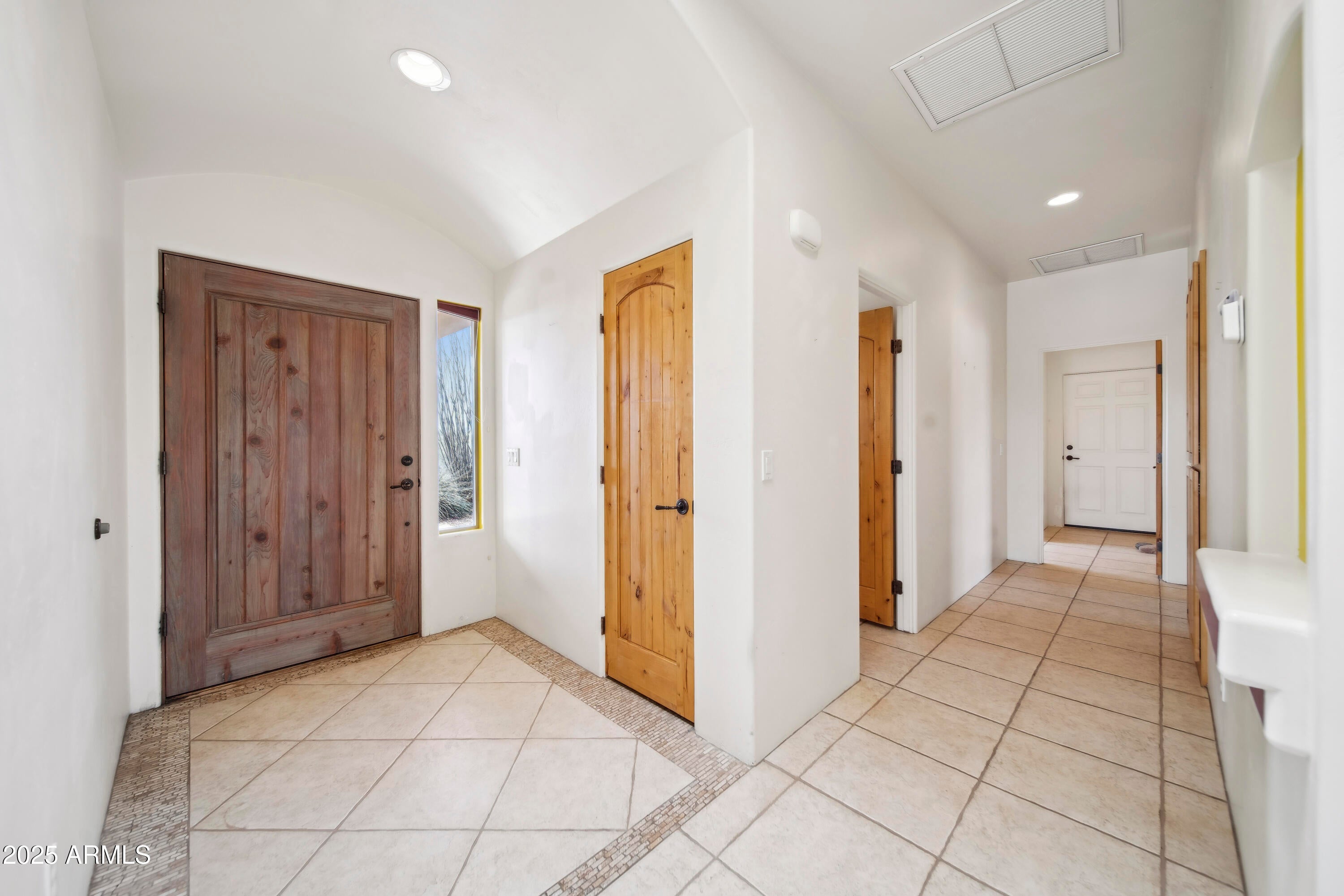 Fresh paint - looks great - Come and See - Luxury Home, acres, and ove – image 8