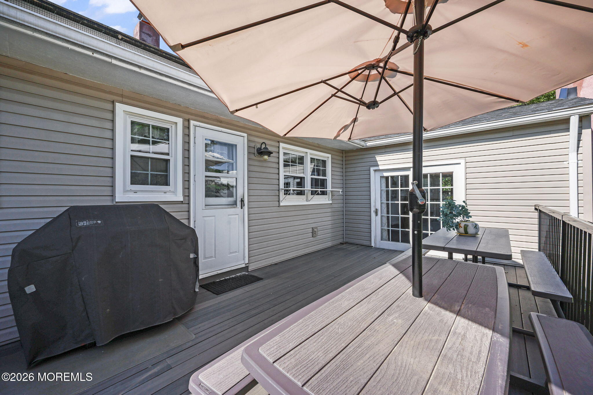 Opportunity awaits,this spacious ranch-style home offers 3 bedrooms, 1 – image 28