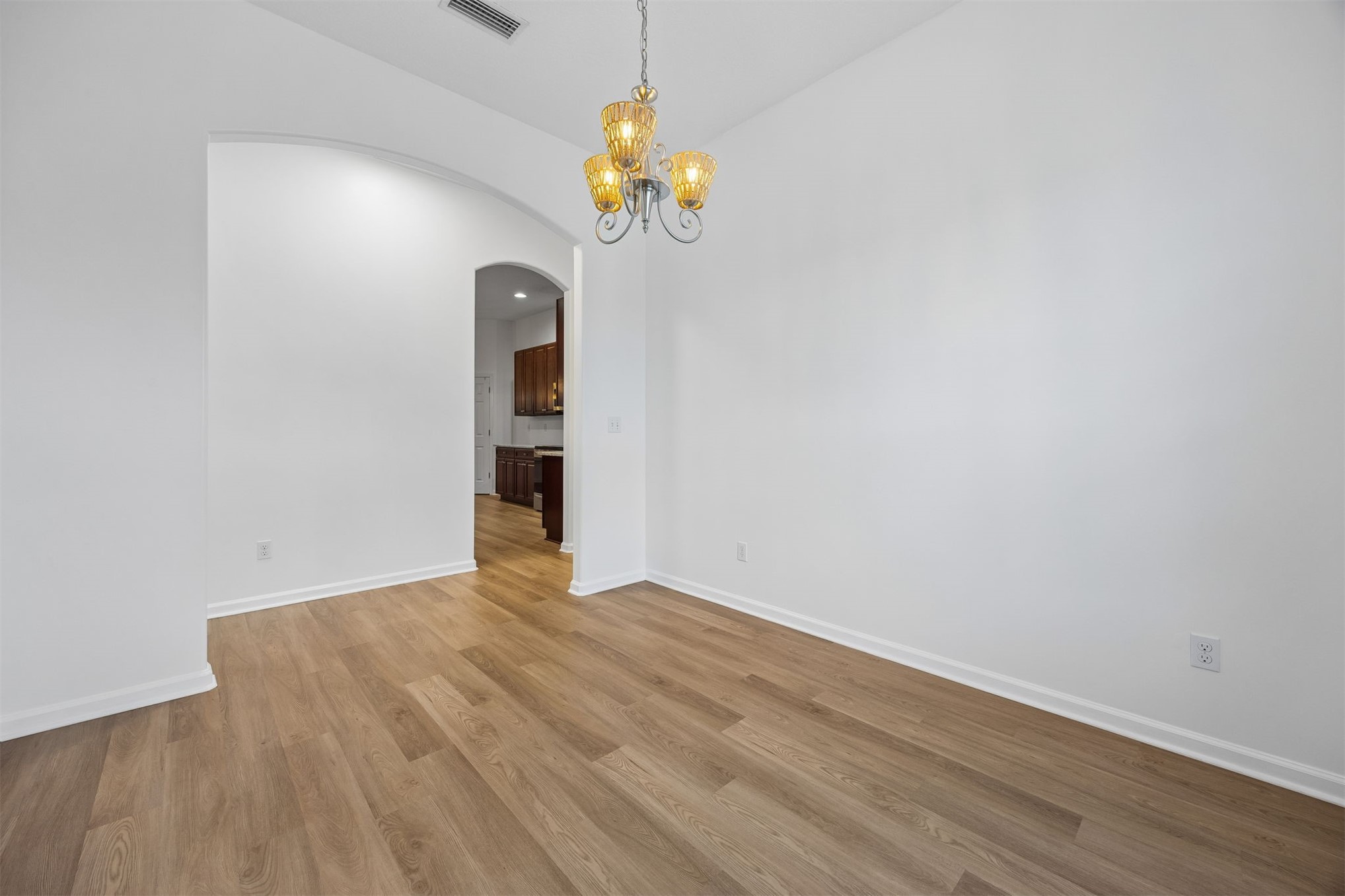 Tired of choosing between a backyard and a commute? At 54079 Amblerwoo – image 21