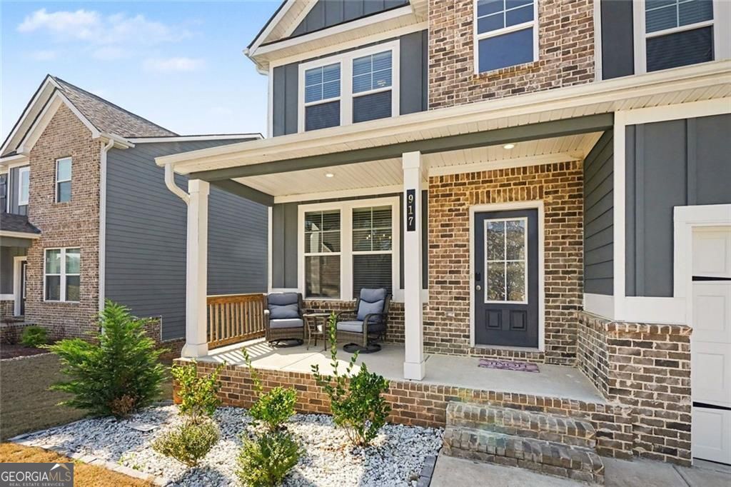 Beautiful home in the sought after Calcutta community! This spacious R – image 3