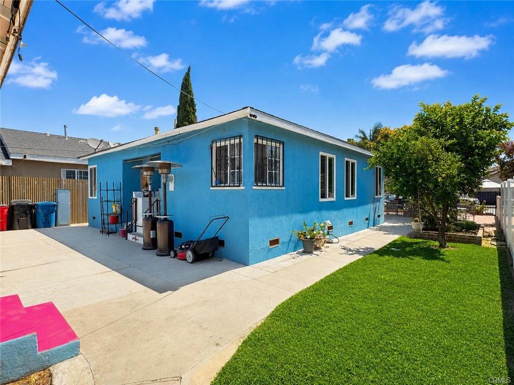 8617 8617 Ivy St, Los Angeles, California, 90002, USA, 5 Bedrooms Bedrooms, ,Residential,For Sale,8617 Ivy St,MB26135921
