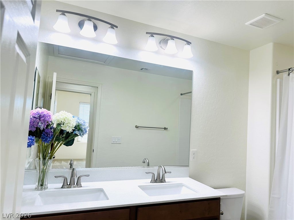 Welcome to your dream home in the prestigious Summerlin master-planned – image 35
