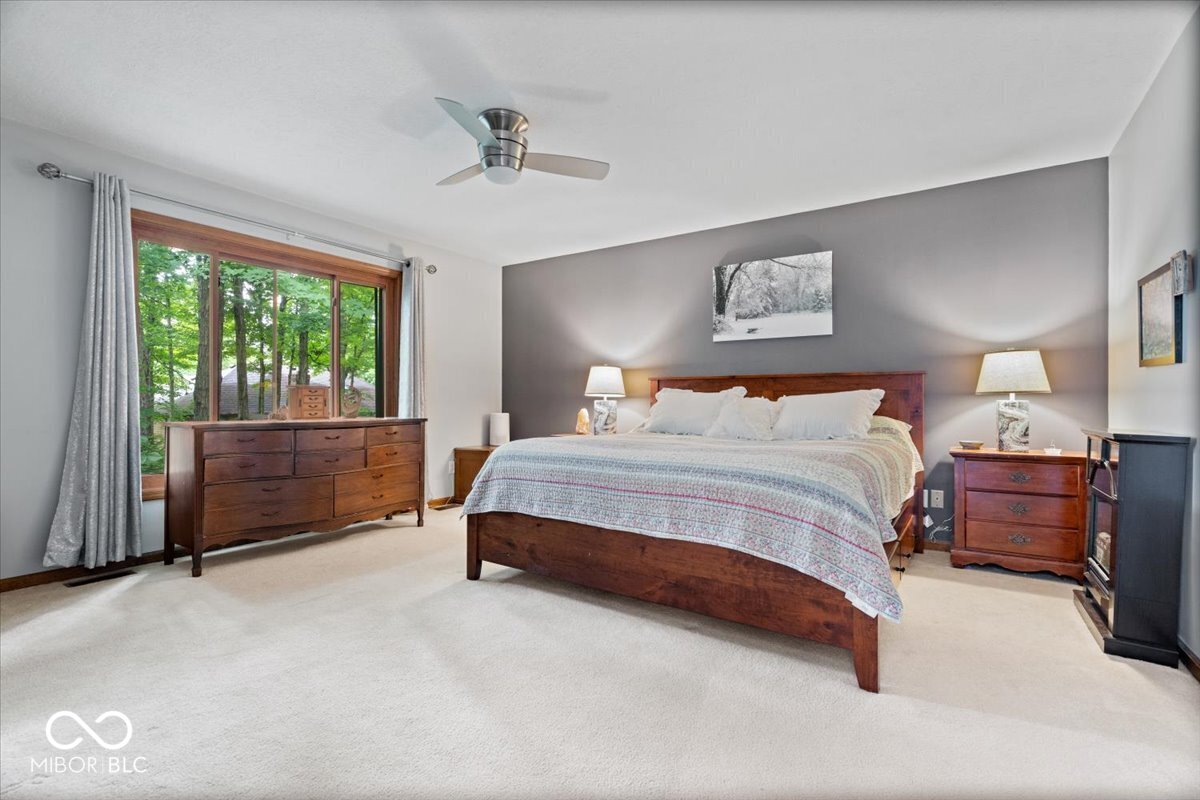 Updates galore in desirable Feather Cove III! Nestled on a half-acre w – image 18