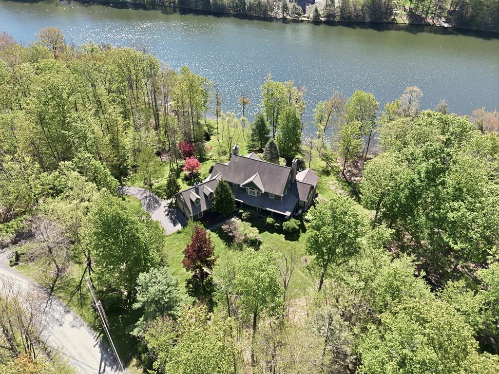530 530 Lakeside Dr, Sayre, Pennsylvania, 18840, USA, 5 Bedrooms Bedrooms, ,3 BathroomsBathrooms,Residential,For Sale,530 Lakeside Dr,77e58269-3500-43d4-b59e-bebe30